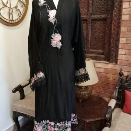 Black Embroidery Kurta (1 piece)